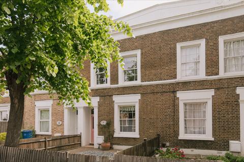 2 bed property, in Peckham Hill Street, £825,000