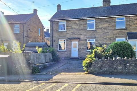 2 bed property, in Corn Close, £220,000
