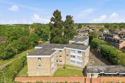1 bed property, in Station Lane, £250,000