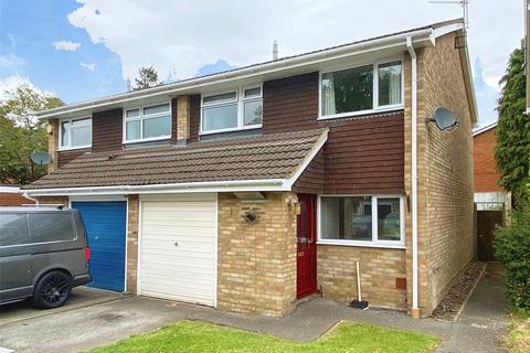 3 bed property, in Jerrymoor Hill, £425,000