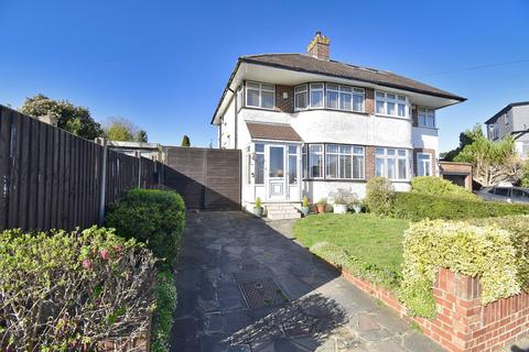 3 bed property, in North Drive, £565,000