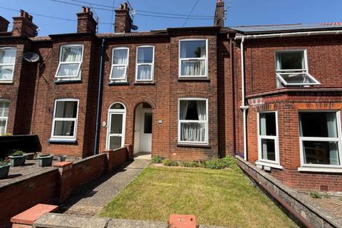 3 bed property, in 61 Briston Road, £115,000