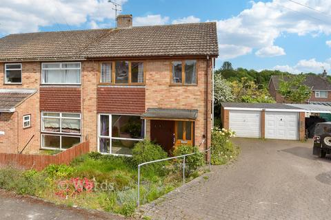 3 bed property, in Wickenden Crescent, £210,000