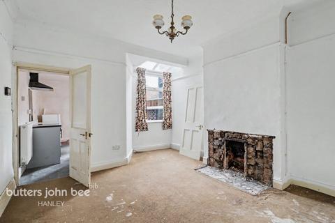 2 bed property, in Frith Street, £86,000