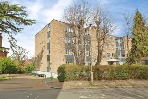 1 bed property, in 196 West Hill, £254,500