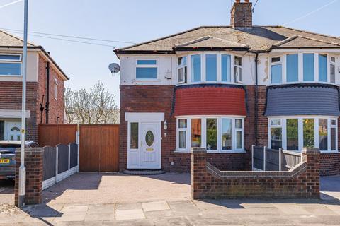 3 bed property, in Grosvenor Road, £250,000