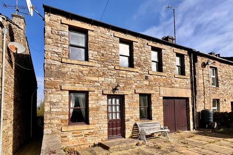 4 bed property, in Cayson House, £350,000
