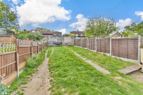 3 bed property, in Roosevelt Avenue, £325,000