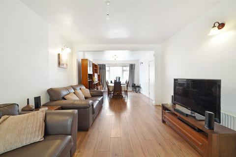 4 bed property, in Ballards Road, £650,000
