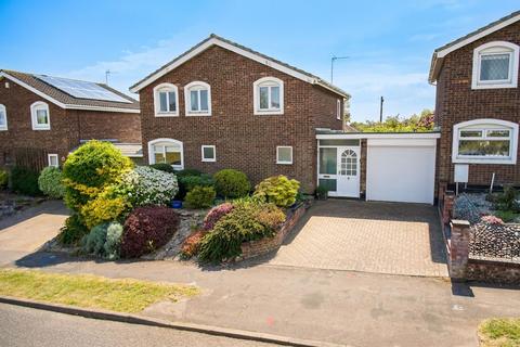3 bed property, in Proctor Road, £290,000