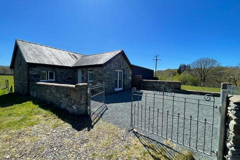 2 bed property, in Beudy Tafarn Helyg, £300,000