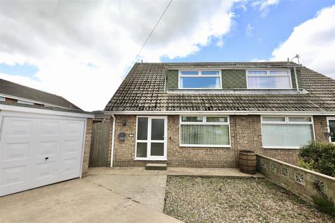 3 bed property, in Elm Tree Close, £210,000