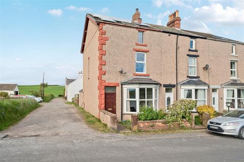 4 bed property, in Stubble Green, £180,000
