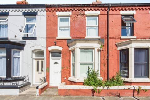 3 bed property, in Finchley Road, £130,000