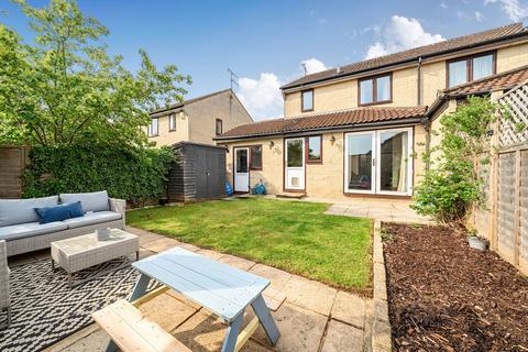 3 bed property, in Glebe Way, £350,000