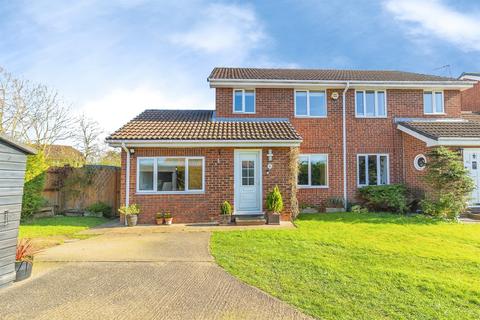 4 bed property, in Friary Gardens, £435,000