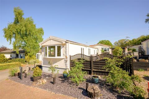 1 bed property, in Westgate Park, £35,000