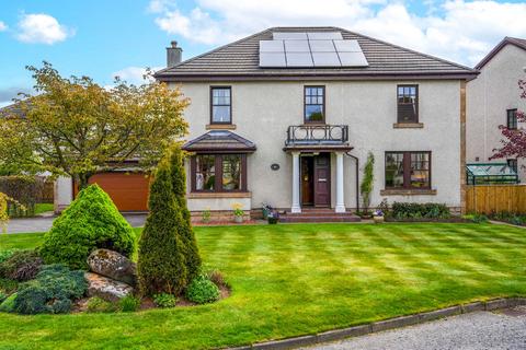 5 bed property, in Doonside, £575,000