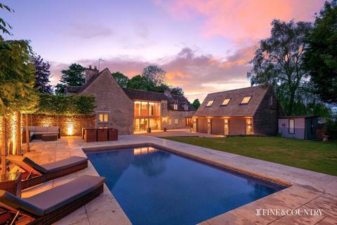 5 bed property, in Pilsgate, £1,475,000