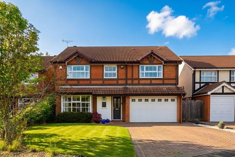 6 bed property, in Pinley Way, £750,000