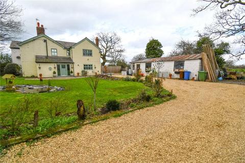 3 bed property, in Parkgate Road, £410,000