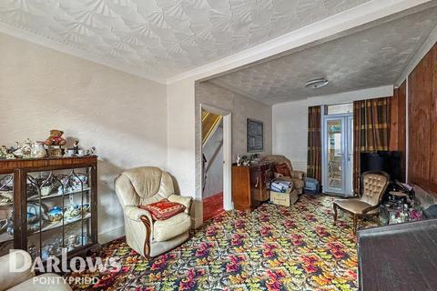 2 bed property, in Mary Street, £110,000