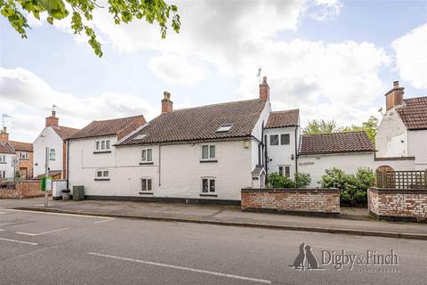 4 bed property, in Bingham Road, £575,000