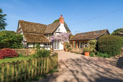 5 bed property, in Winforton, £600,000