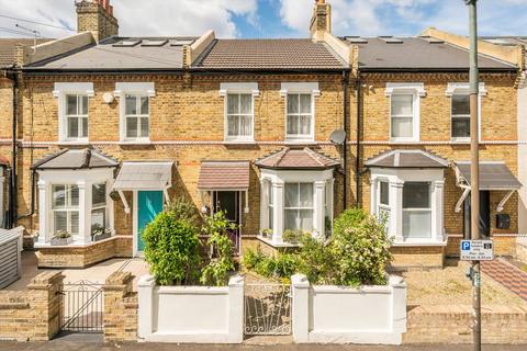 3 bed property, in Hardy Road, £775,000