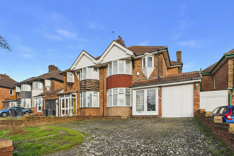 3 bed property, in Berwood Farm Road, £400,000