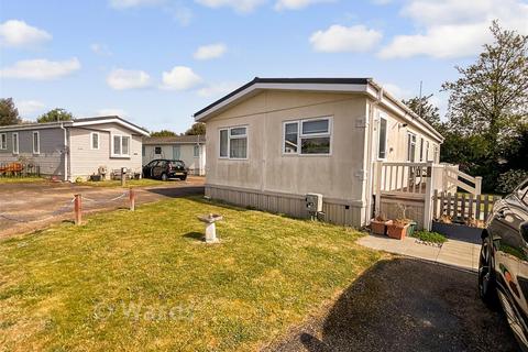 2 bed property, in Manston Court Road, £40,000