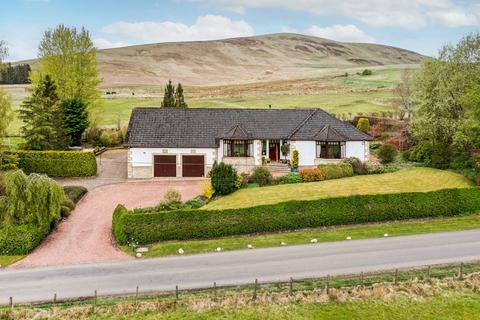 5 bed property, in Millrig Road, £550,000