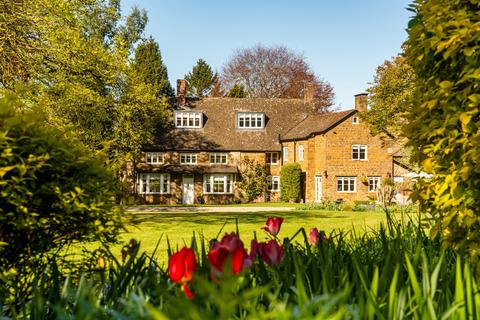 5 bed property, in Overthorpe, £1,475,000