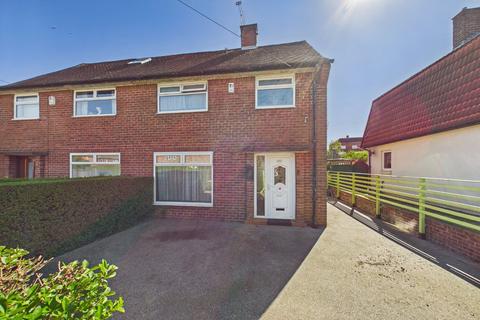 3 bed property, in Stanks Gardens, £210,000