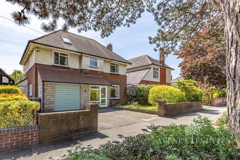 5 bed property, in Littledown Avenue, £695,000