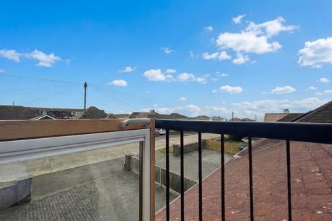 4 bed property, in Southdown Avenue, £525,000