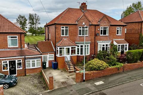3 bed property, in Joicey Road, £275,000