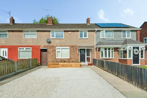 3 bed property, in Luther Grove, £140,000
