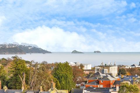 3 bed property, in Winner Hill Road, £145,000
