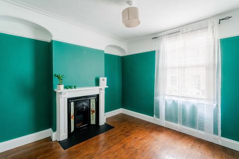 3 bed property, in Bedminster, £425,000