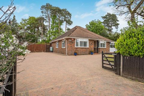 3 bed property, in Firgrove Road, £625,000