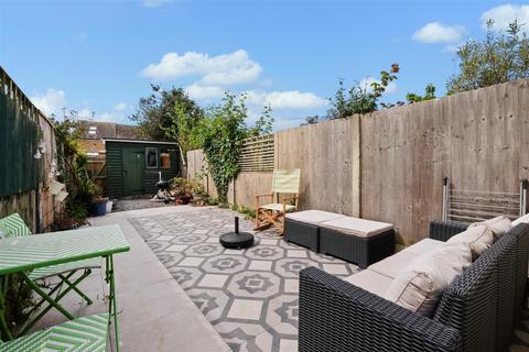 3 bed property, in Albert Street, £375,000