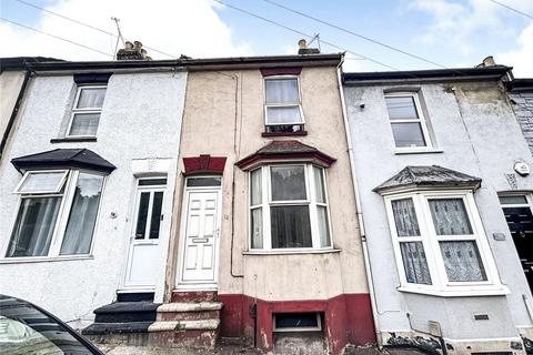 3 bed property, in Seymour Road, £190,000