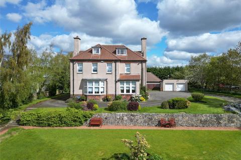 6 bed property, in Carnock Road, £600,000