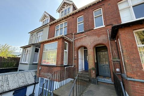 1 bed property, in Ground Floor Flat, £50,000