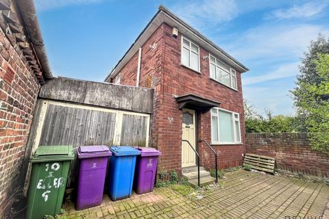 3 bed property, in Walton Lane, £120,000