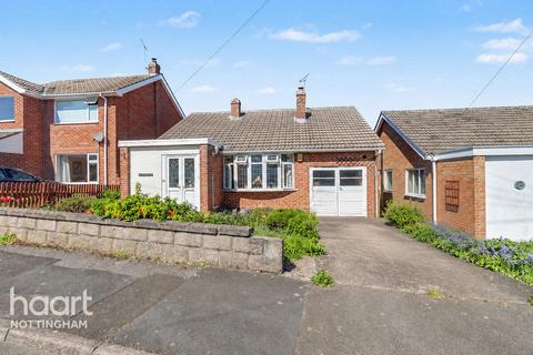 3 bed property, in Lowlands Drive, £290,000