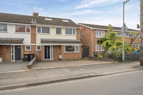 4 bed property, in Brooklands Drive, £400,000