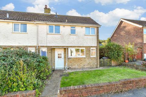 3 bed property, in Old Folkestone Road, £220,000