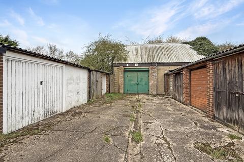 Land, in Howard Close, £125,000